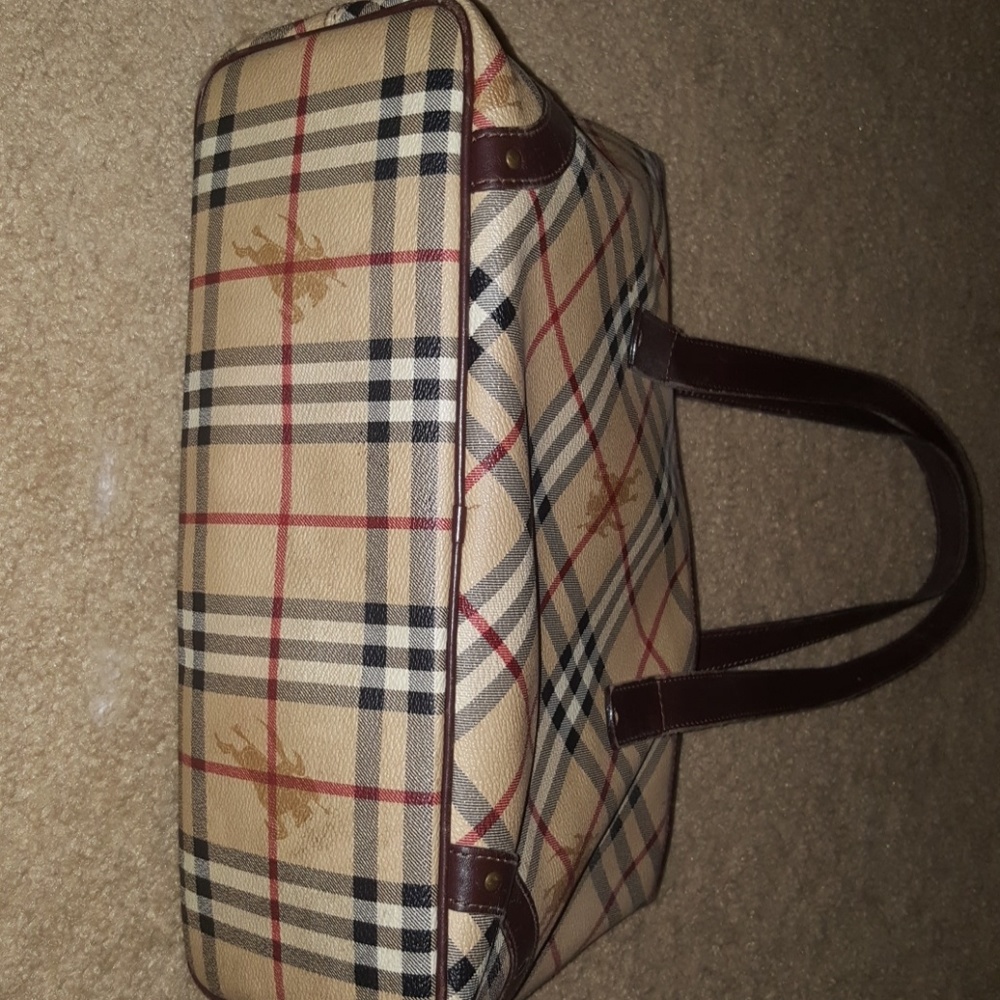Burberry purse